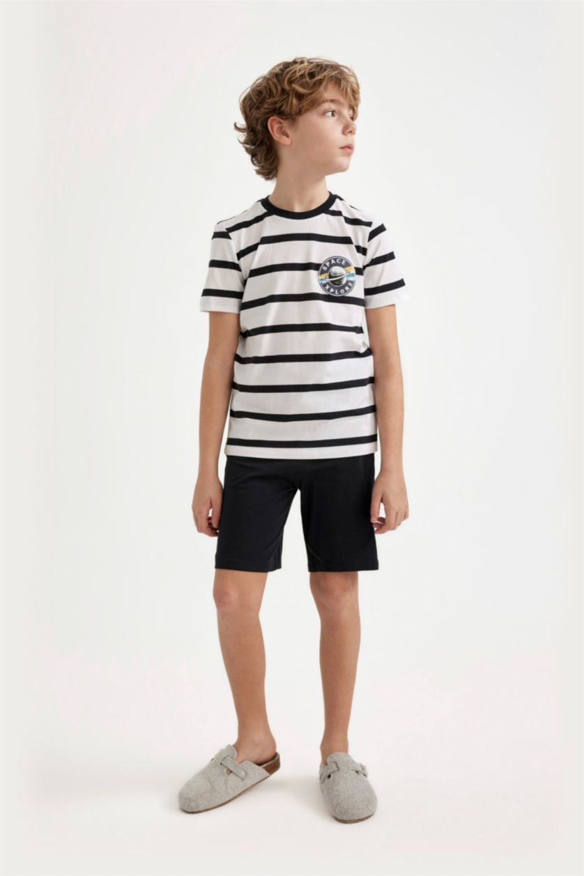 BOYS & TEENS White طقم بيجاما قصة عادية