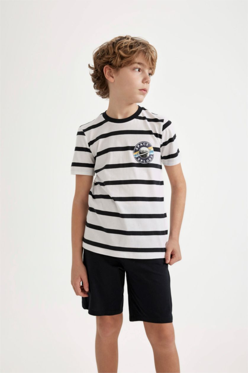 BOYS & TEENS White طقم بيجاما قصة عادية