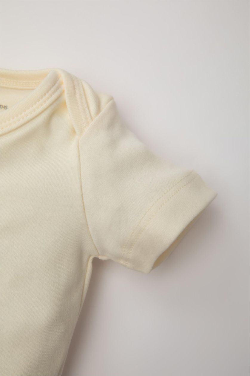 Erkek Bebek Ekru Erkek Bebek 3'lü Takım Desenli Uzun Kollu Tulum Kısa Kollu Çıtçıtlı Body Mama Önlüğü