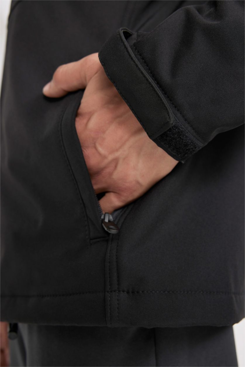 MAN Black DeFactoFit Thermal Insulated Regular Fit Hooded Zippered Softshell Jacket