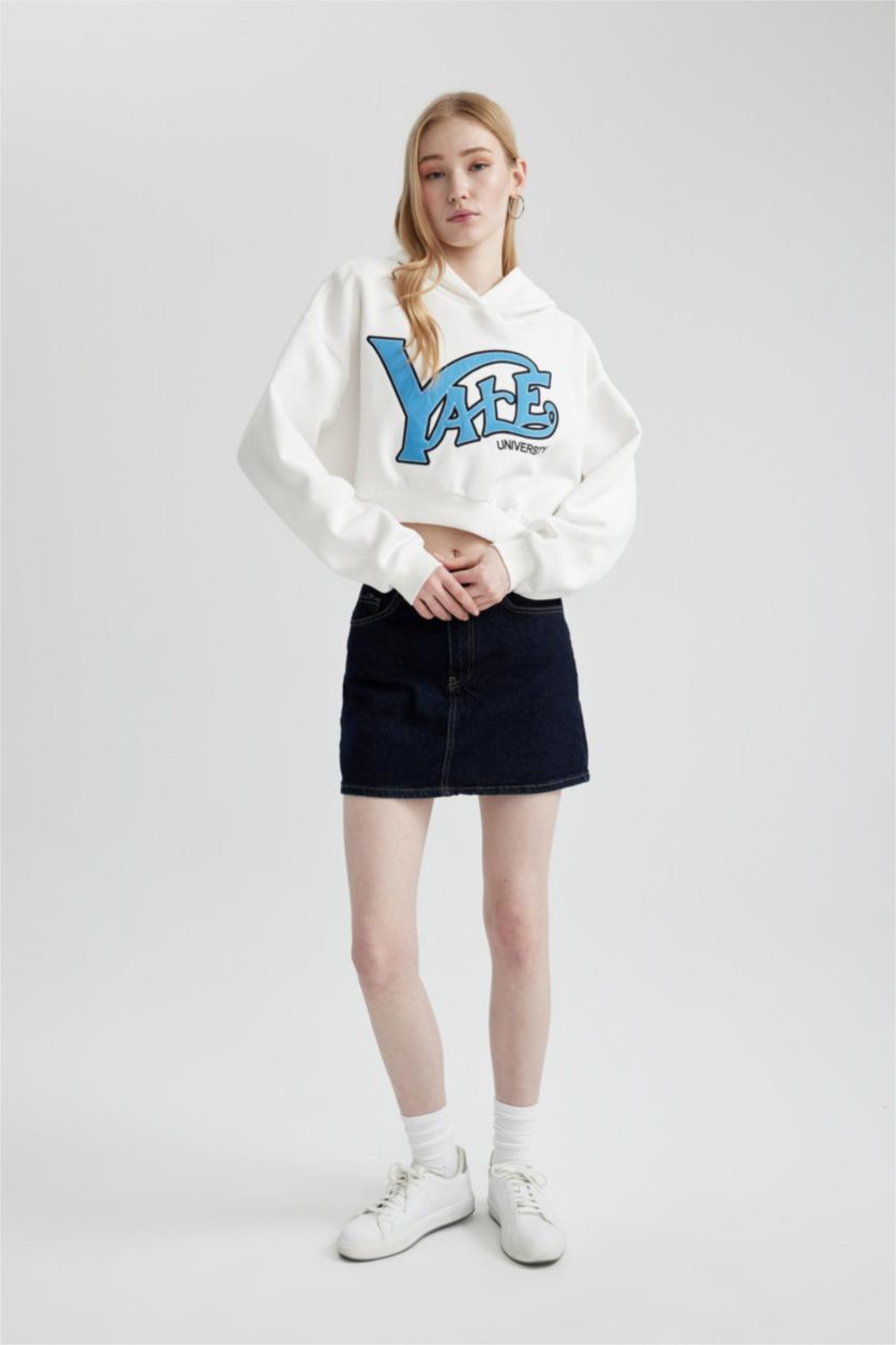 Kadın Kırık Beyaz Yale University Oversize Geniş Kalıp Kapüşonlu Crop Sweatshirt