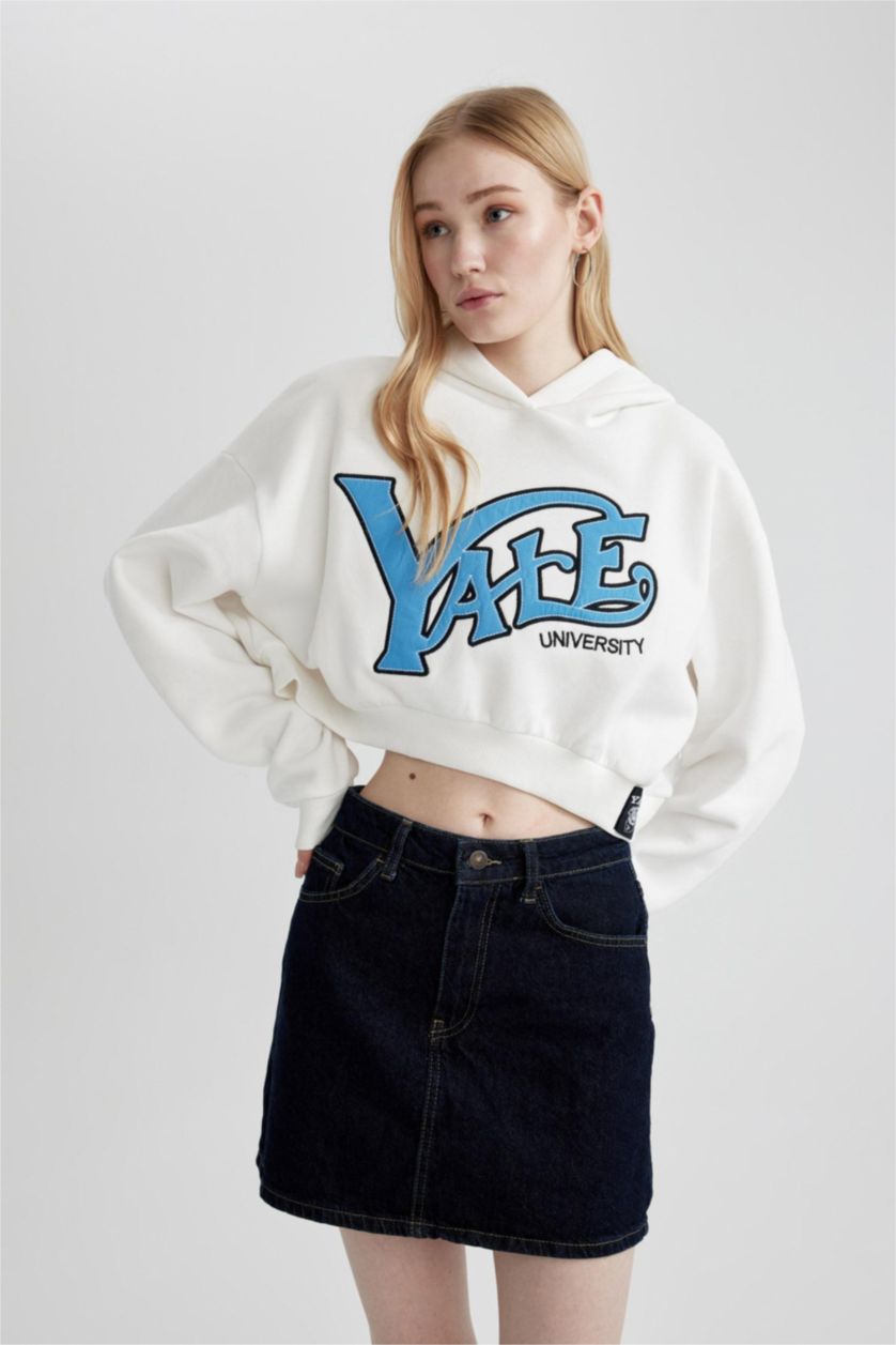 Kadın Kırık Beyaz Yale University Oversize Geniş Kalıp Kapüşonlu Crop Sweatshirt