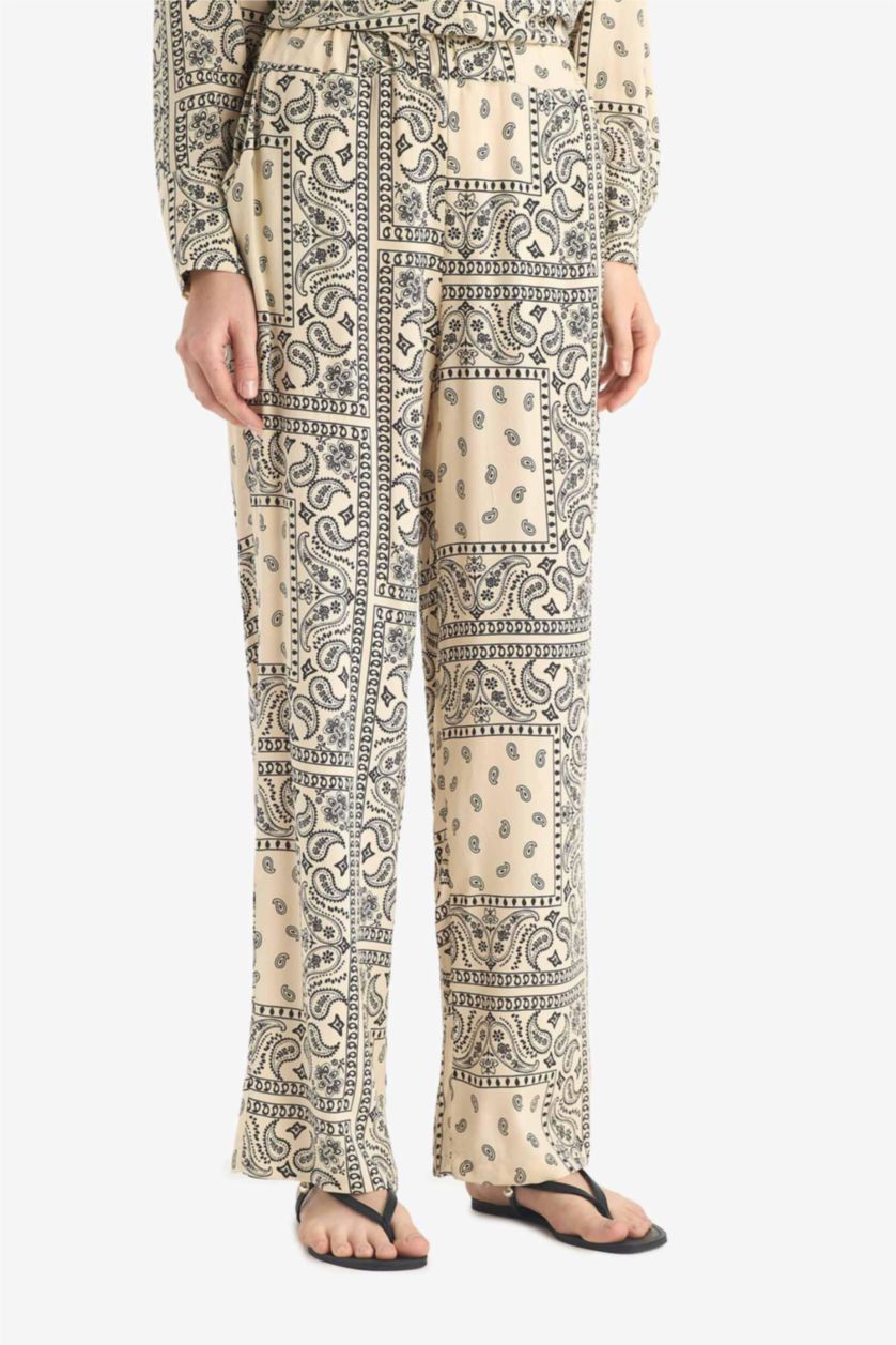 Kadın Ekru Regular Fit Şal Desenli Viskon Plaj Pantolonu-Fall in Love