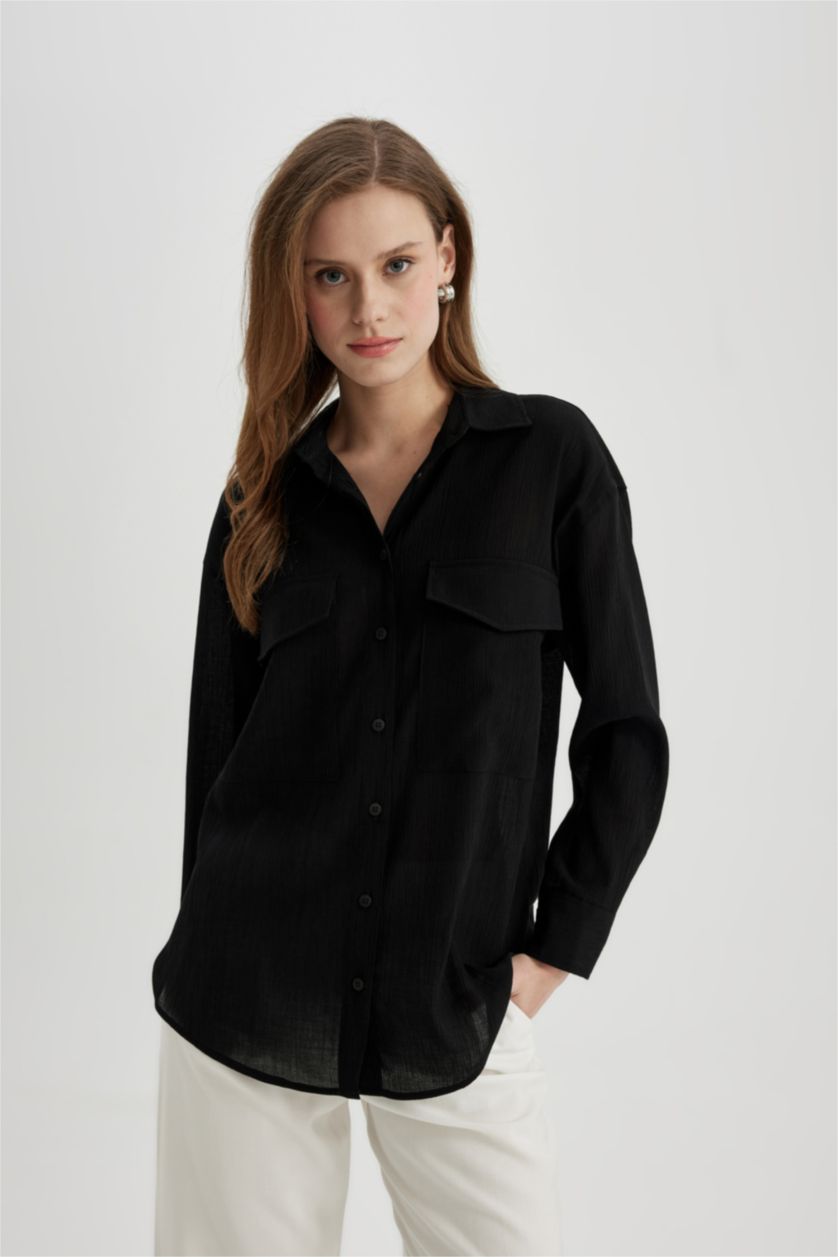 Kadın Siyah Oversize Geniş Kalıp Cep Detaylı Krinkıl Kumaş Uzun Kollu Gömlek