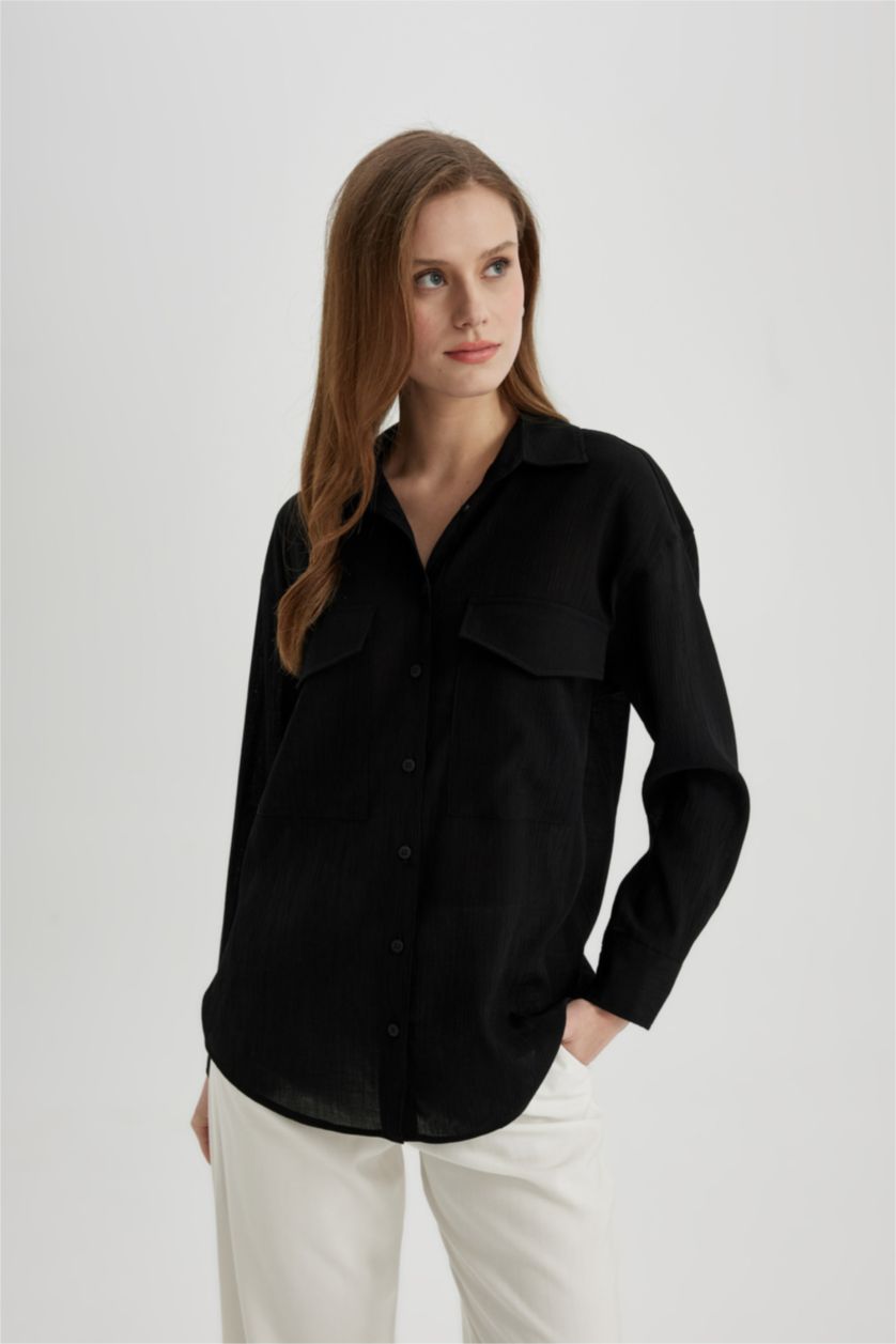 Kadın Siyah Oversize Geniş Kalıp Cep Detaylı Krinkıl Kumaş Uzun Kollu Gömlek