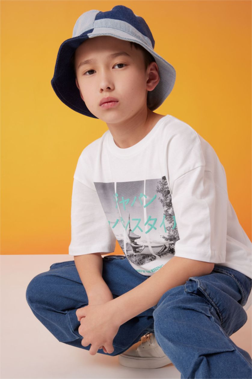 Boys & Teens White Boy Oversize Fit Crew Neck Printed Short Sleeve T-Shirt