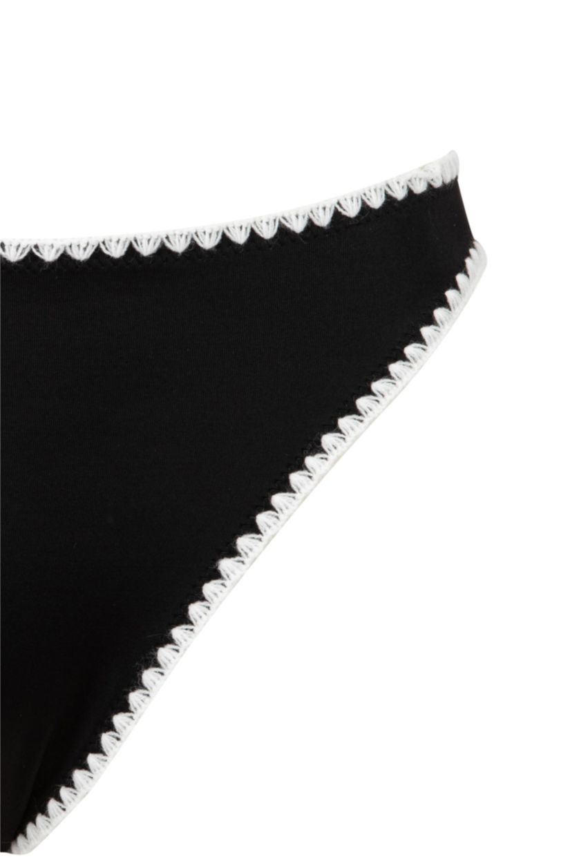 Kadın Siyah Regular Fit Nakışlı Bikini Altı
