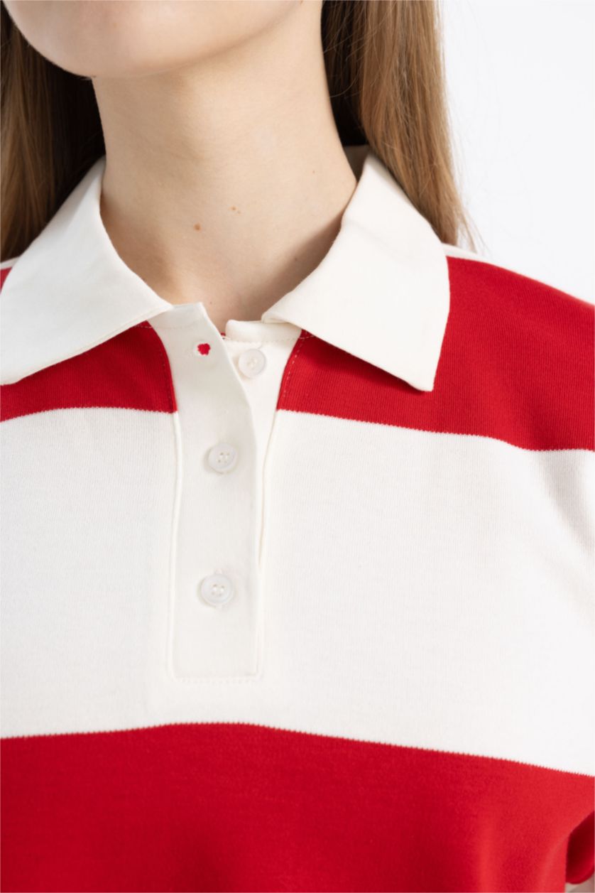 Woman Red Long Sleeve Crop T-Shirt