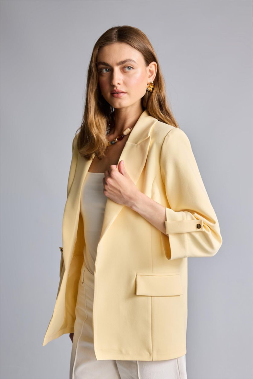 Woman Light Yellow Oversize Fit Blazer