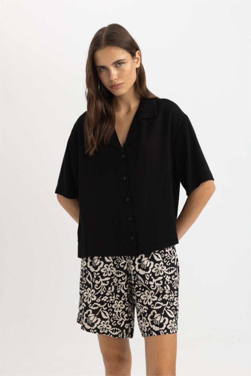 Kadın Siyah Boxy Fit Ceket Yaka Kısa Kollu Siyah Gömlek