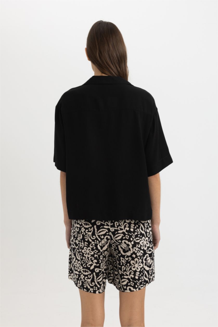 Kadın Siyah Boxy Fit Ceket Yaka Kısa Kollu Siyah Gömlek