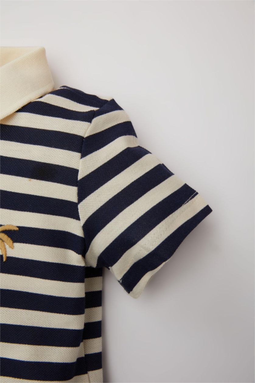 مولود ذكر حجري فاتح طقم ولادي مخطط شورت وتيشيرت بيكة - قطعتين