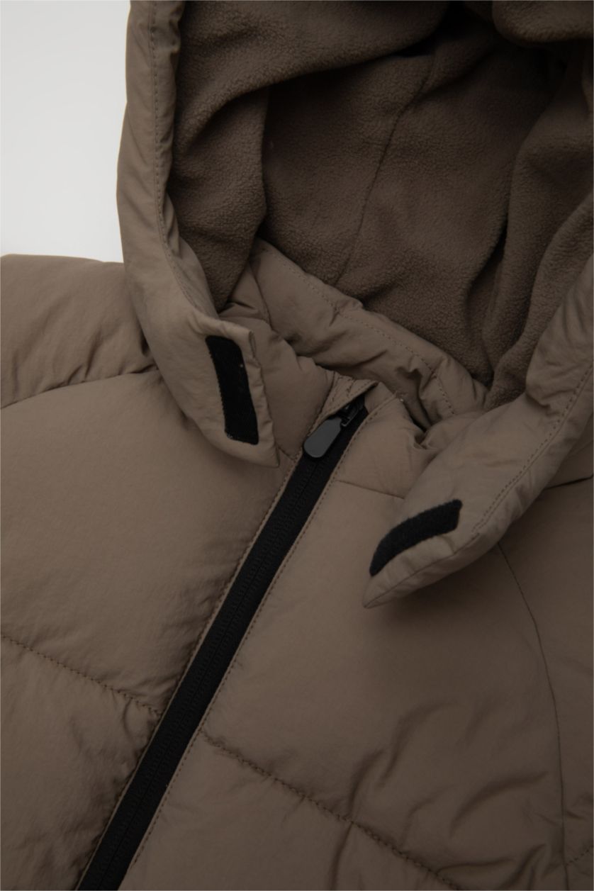 Erkek Bebek Vizon Erkek Bebek Su Geçirmez Çıtçıt Detay Kapüşonlu Ribana Kollu Fermuarlı Şişme Mont