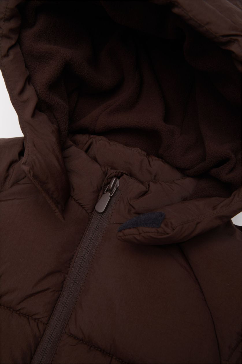 Erkek Bebek Kahve Erkek Bebek Su Geçirmez Çıtçıt Detay Kapüşonlu Ribana Kollu Fermuarlı Şişme Mont