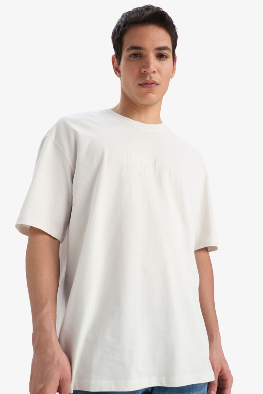 رجال بيج فاتح تيشيرت نص ردن اوفر سايز بياقة مستديرة