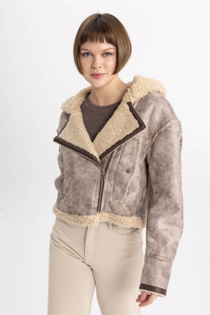 Kadın Bej Regular Kalıp Kapüşonlu İçi Suni Kürkü Crop Suni Deri Ceket