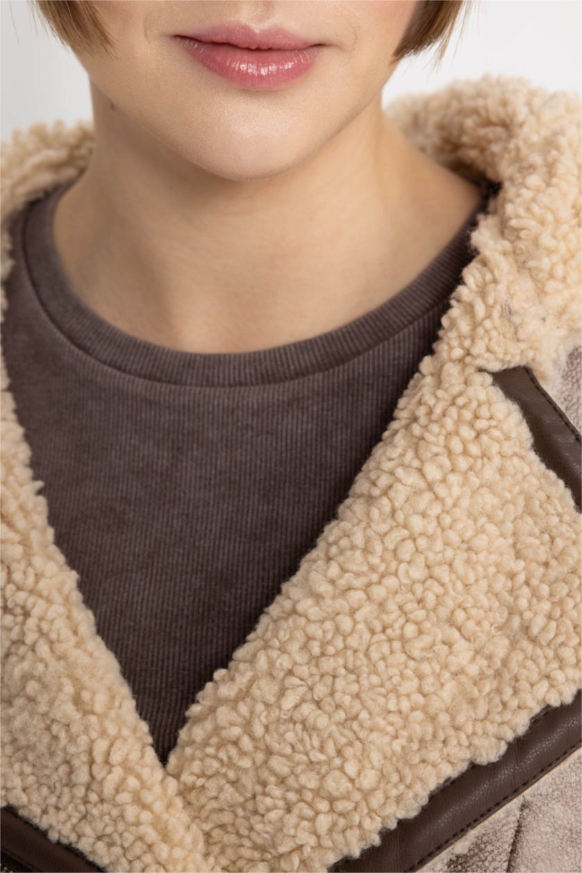 Kadın Bej Regular Kalıp Kapüşonlu İçi Suni Kürkü Crop Suni Deri Ceket