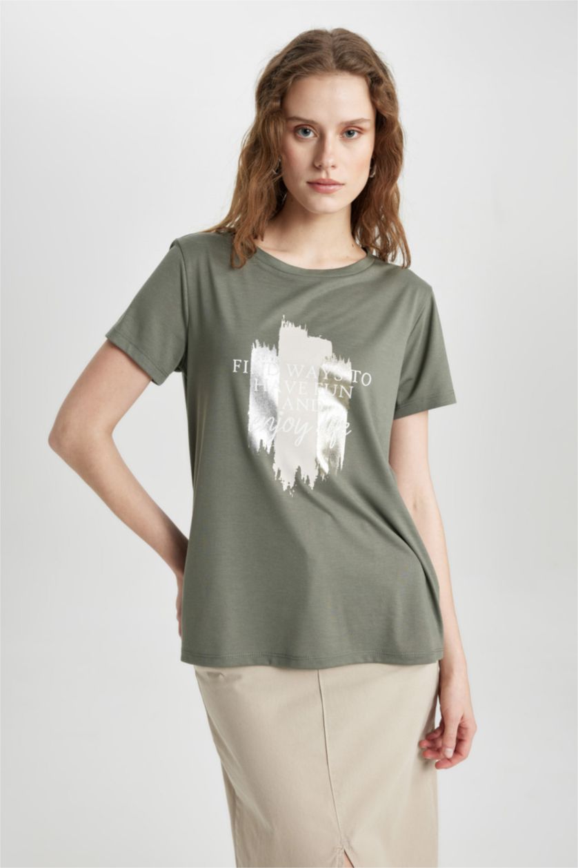 نساء كاكي فاتح تي شيرت نص كم مطبوع قصة مريحة بياقة مستديرة