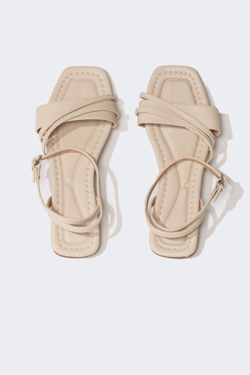 FEMME Beige Sandales à enfiler à Semelle Plate pour Femme