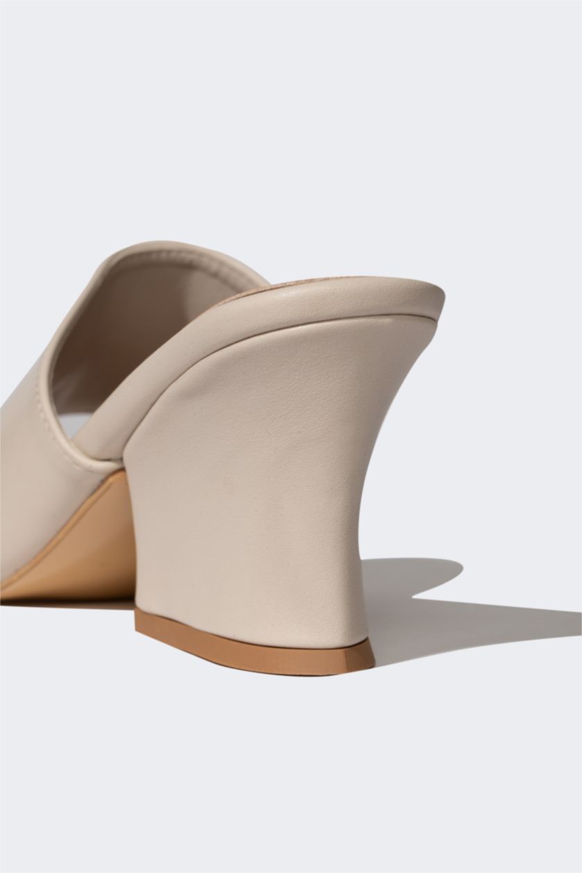 Woman Beige Woman High Sole Single Strap Faux Leather Slippers