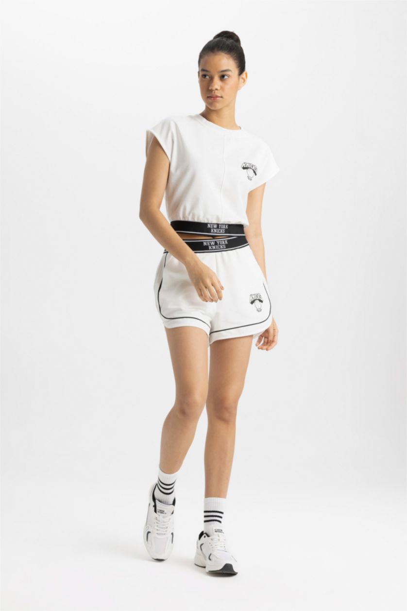 حريمي بيج فاتح شورت قصير بجيوب من نيويورك نيكس