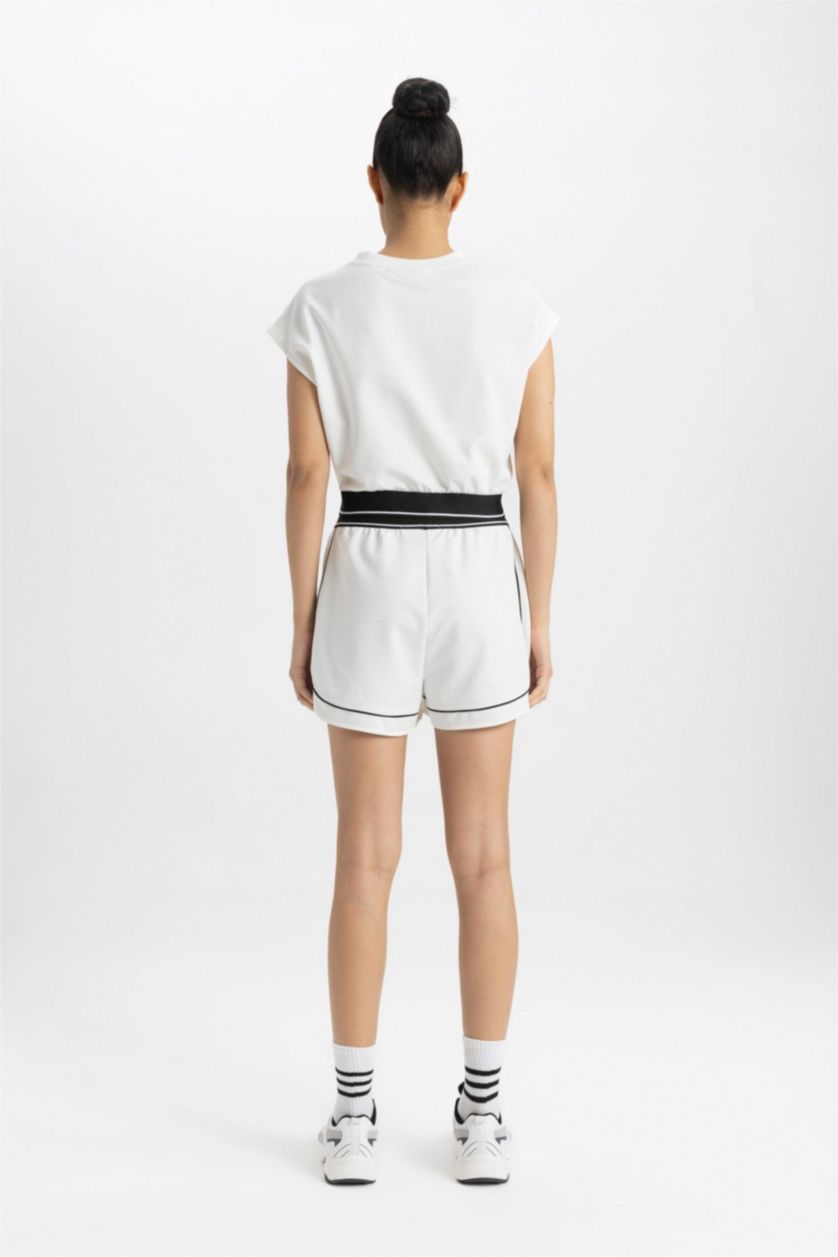 حريمي بيج فاتح شورت قصير بجيوب من نيويورك نيكس