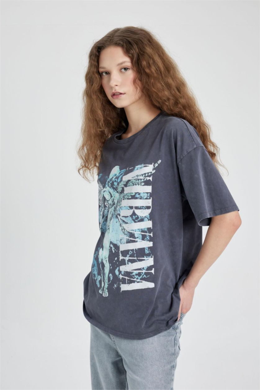 Женщины Антрацит Футболка оверсайз Nirvana с принтом