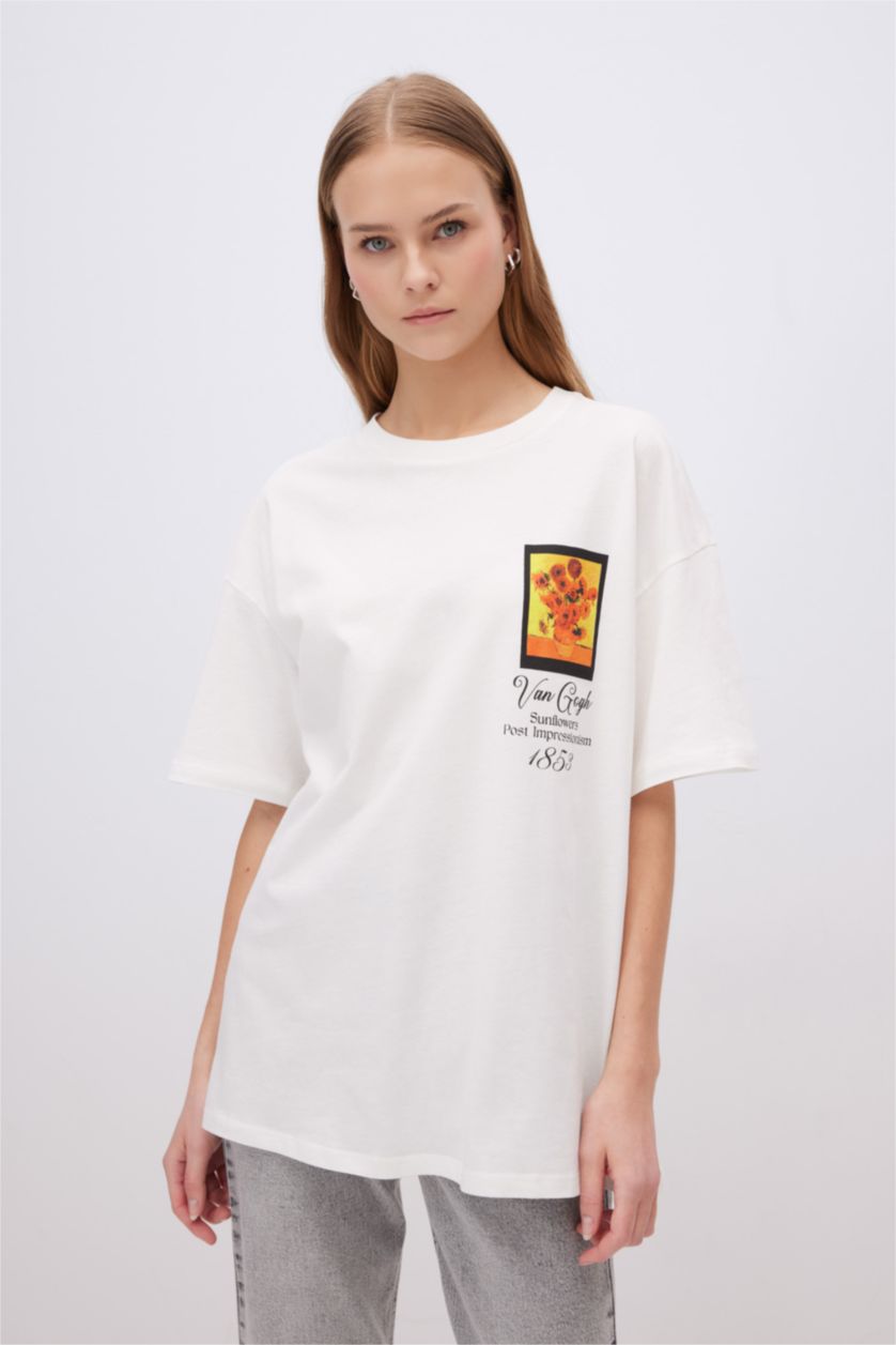 WOMAN White Oversize Van Gogh Licensed Crew Neck Printed Short Sleeve T-Shirt