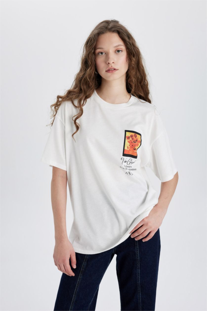 WOMAN White Oversize Van Gogh Licensed Crew Neck Printed Short Sleeve T-Shirt