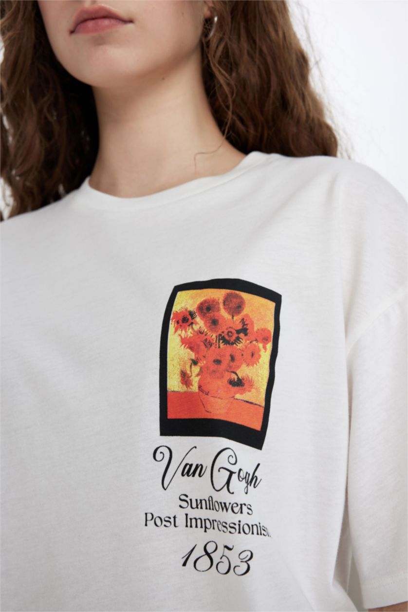 WOMAN White Oversize Van Gogh Licensed Crew Neck Printed Short Sleeve T-Shirt