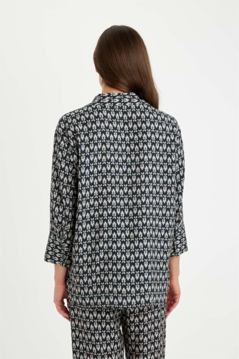 نساء كحلي قميص ردن طويل قصة عادية منقوش