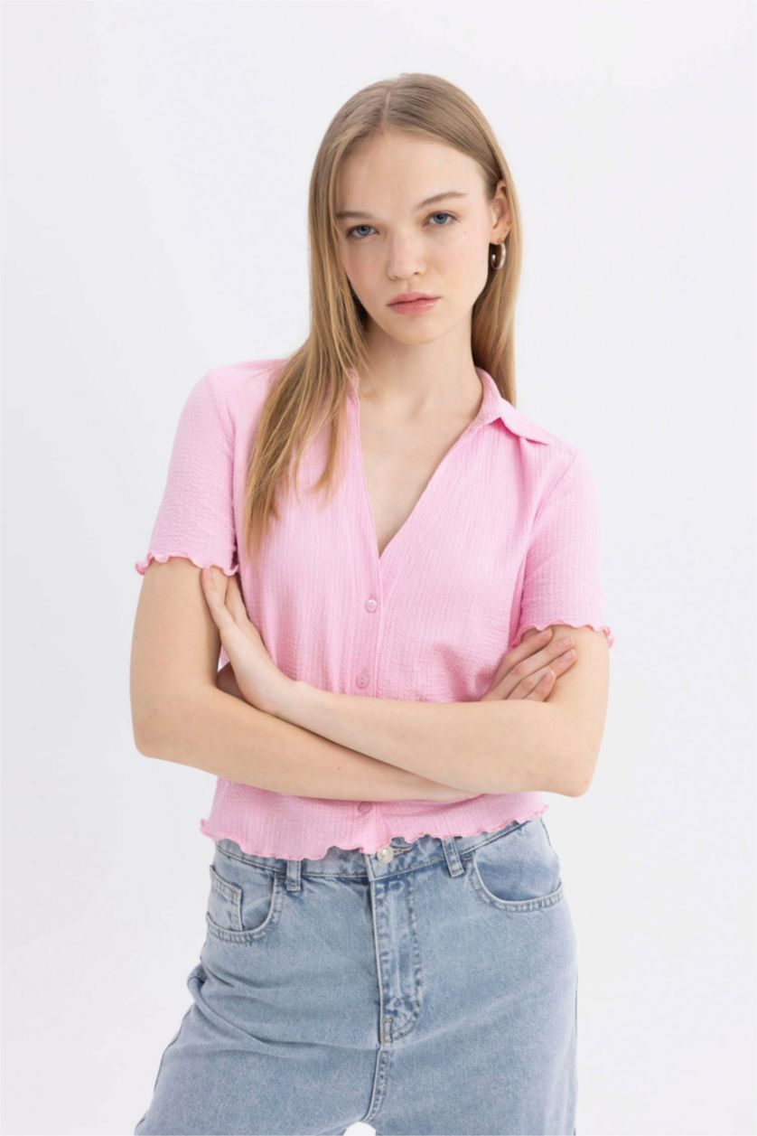 حريمي زهري فاتح قميص نص كم سليم فيت