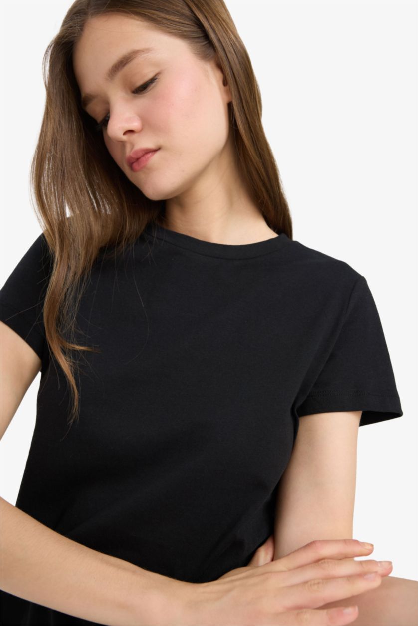 Kadın Siyah Regular Fit Bisiklet Yaka Basic Düz Kısa Kollu Siyah Tişört