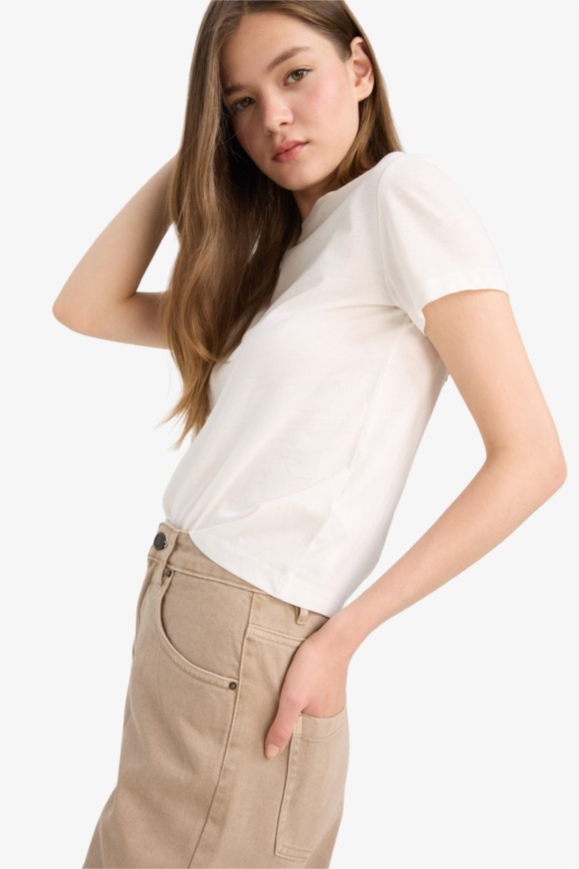 WOMAN White Regular Fit Crew Neck Basic Short Sleeve T-Shirt