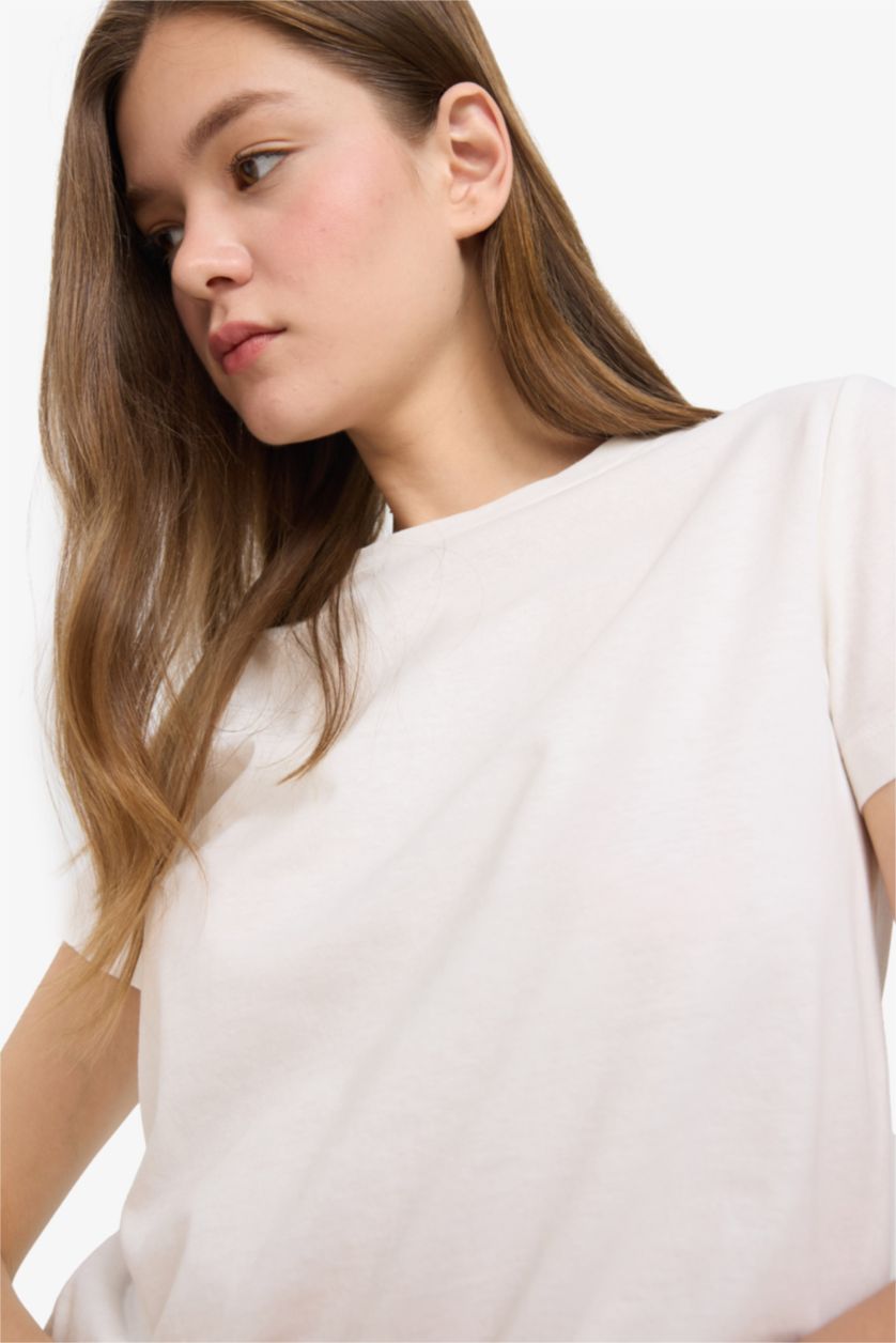 WOMAN White Regular Fit Crew Neck Basic Short Sleeve T-Shirt