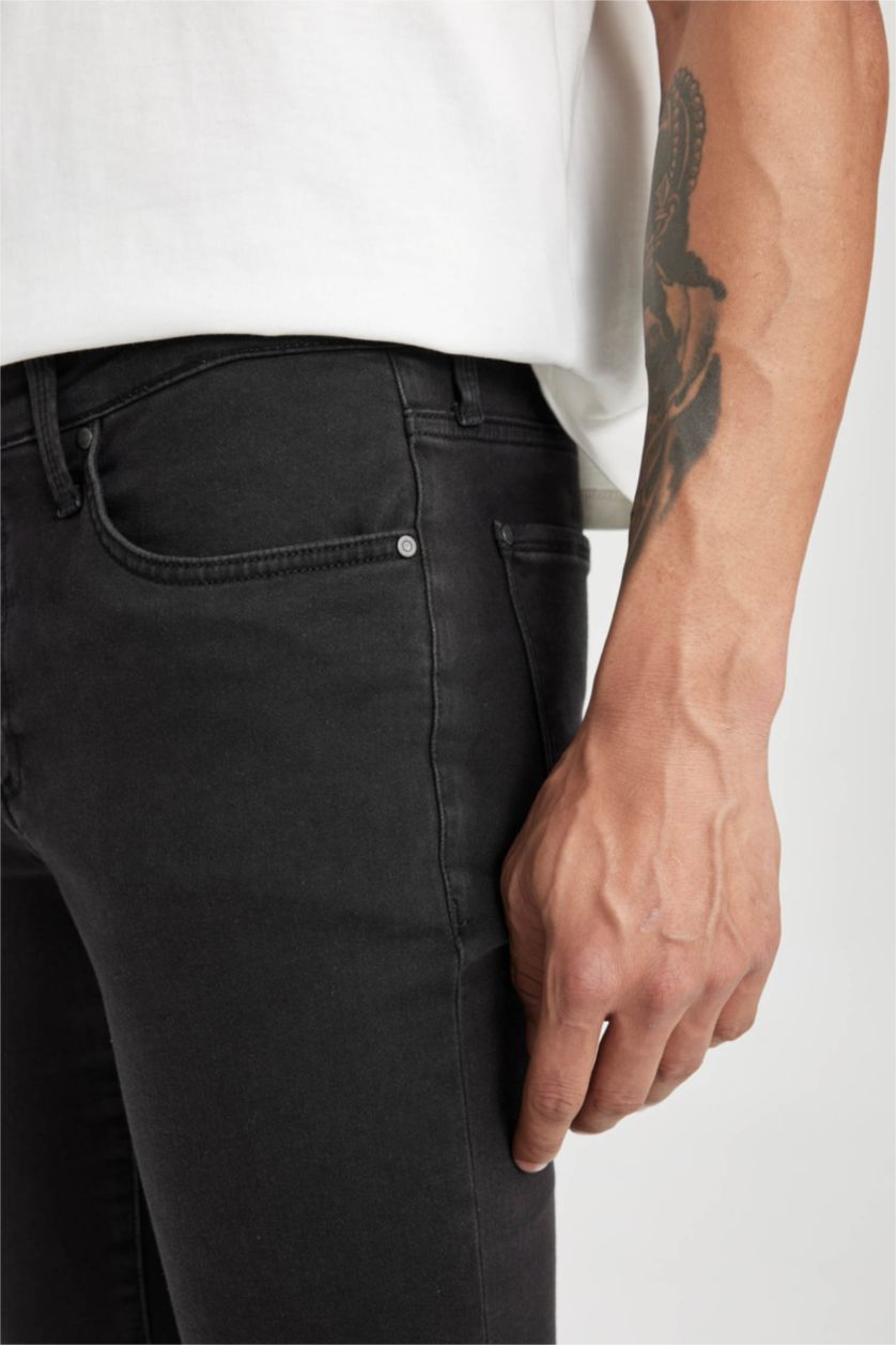 MAN Black Pedro Slim Fit Normal Waist Narrow Leg Jeans