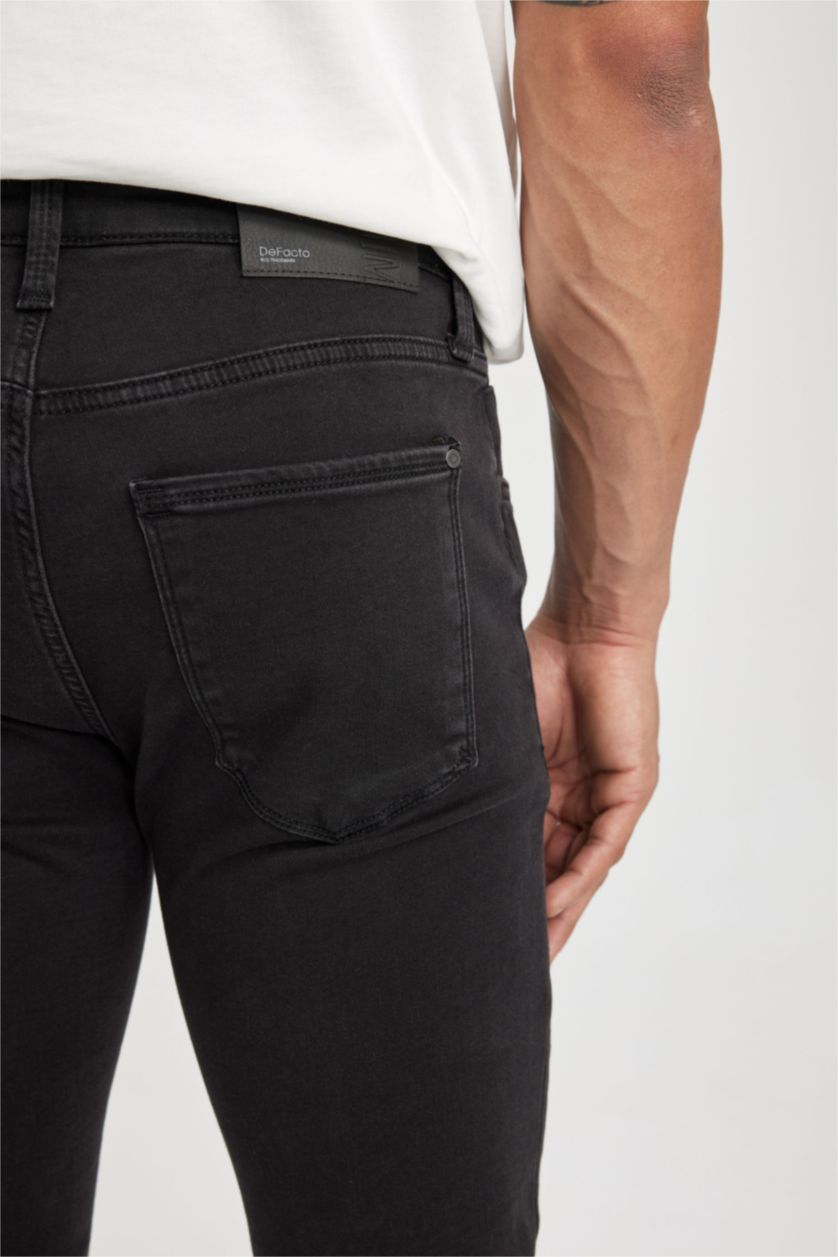 MAN Black Pedro Slim Fit Normal Waist Narrow Leg Jeans