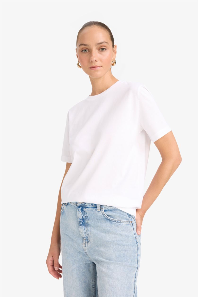 حريمي أبيض Regular Fit Short Sleeve T-Shirt
