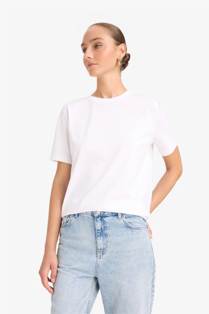 حريمي أبيض Regular Fit Short Sleeve T-Shirt