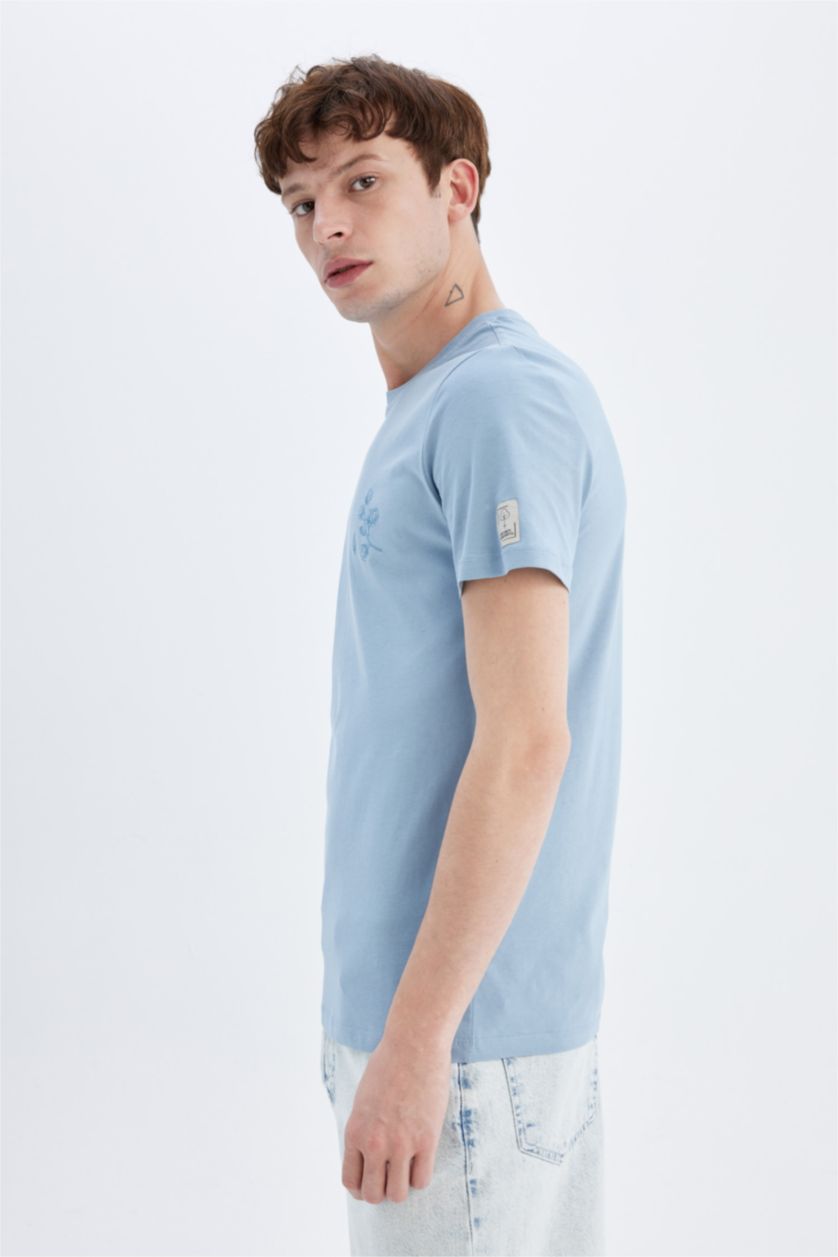 Erkek Açık Mavi %100 Pamuk Slim Fit Dar Kesim Bisiklet Yaka Baskılı Kısa Kollu Tişört