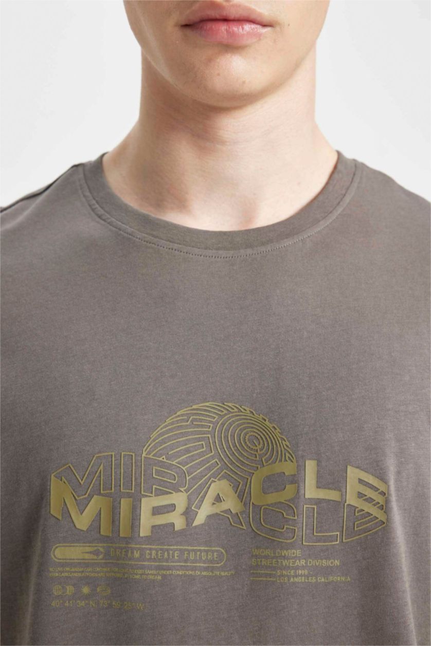 رجال رمادي داكن تي شيرت سليم فيت مطبوع برقبة مستديرة