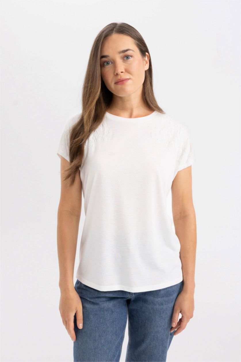 Kadın Ekru Bisiklet Yaka Baskılı Kısa Kollu Tişört