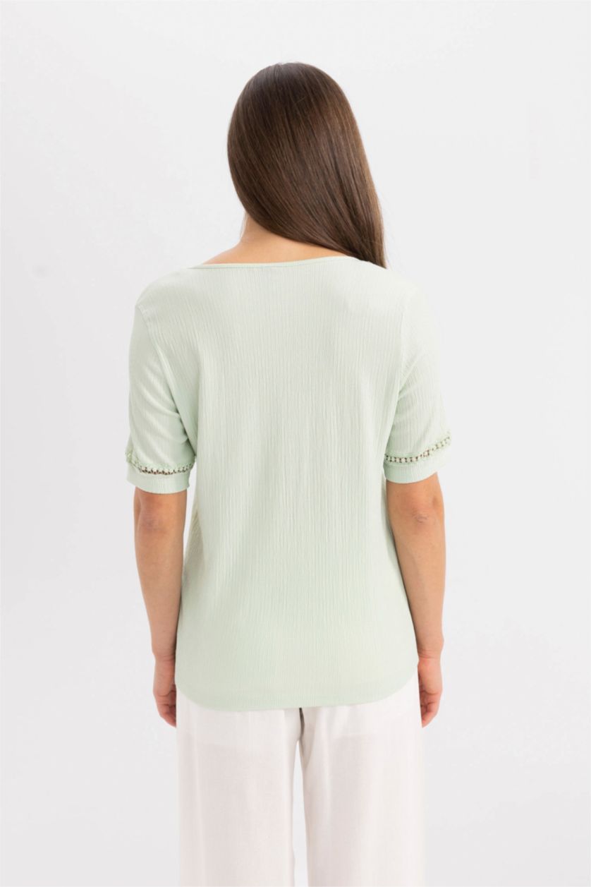 Әйелдерге Жалбыз Traditional v жаға кресс матасы Қысқа жеңді футболка