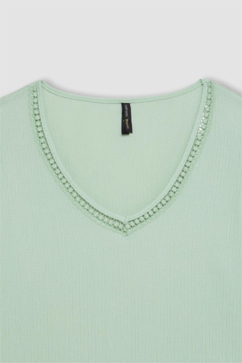 Әйелдерге Жалбыз Traditional v жаға кресс матасы Қысқа жеңді футболка