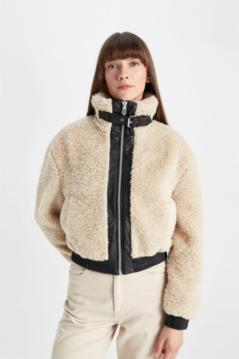 Kadın Bej Dik Yaka Suni Kürk Fermuarlı Mont Ceket