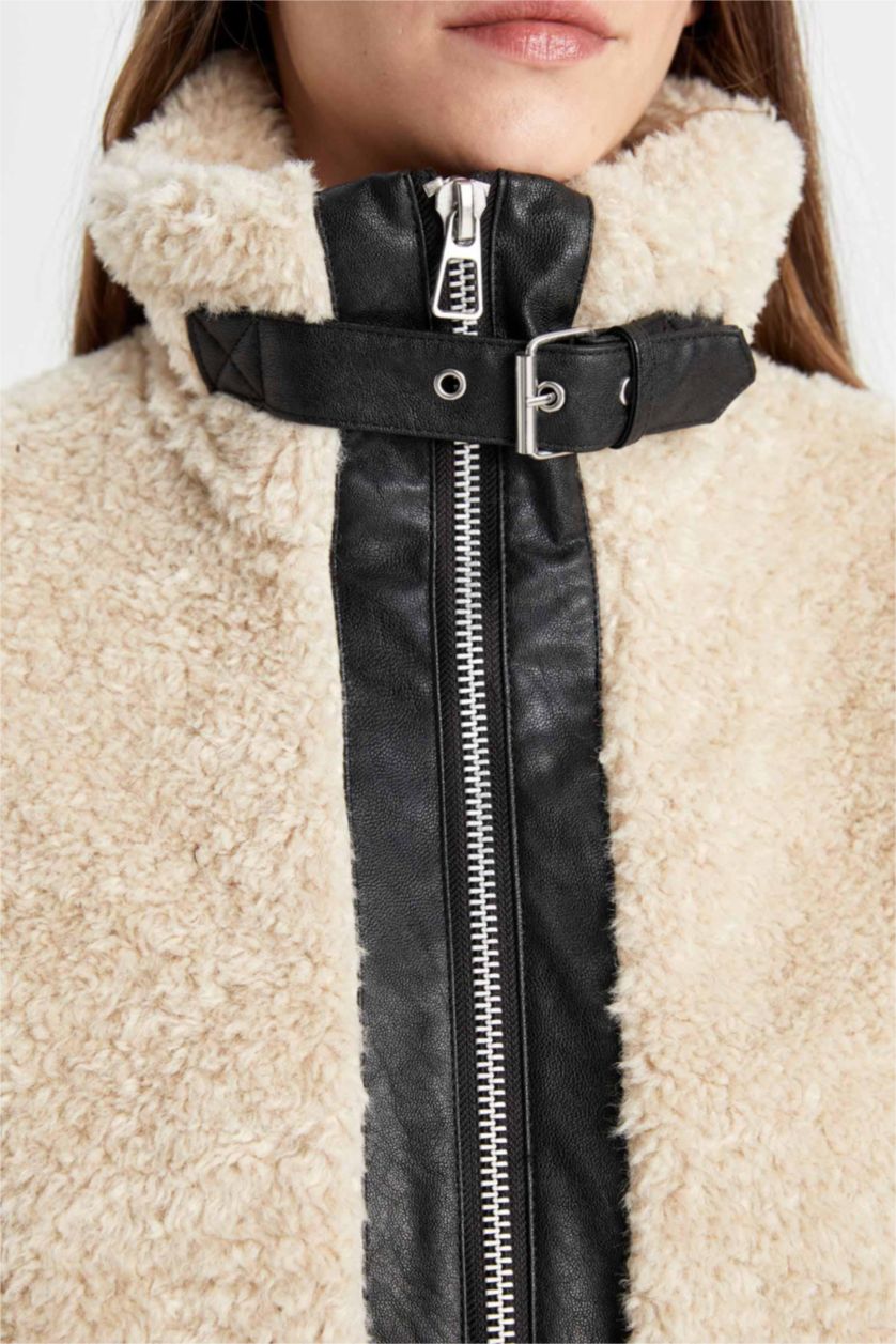 Kadın Bej Dik Yaka Suni Kürk Fermuarlı Mont Ceket