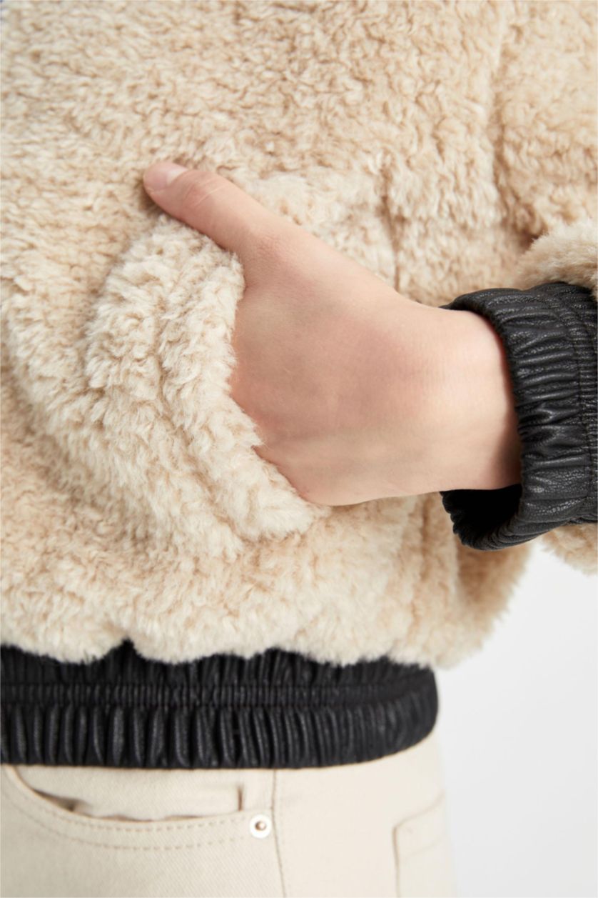 Kadın Bej Dik Yaka Suni Kürk Fermuarlı Mont Ceket