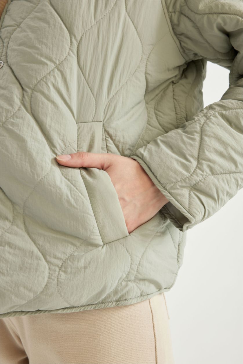 Kadın Haki Hafif Mevsimlik Mont Kapitoneli Çıtçıt Kapmalı Cepli Suni Kürklü Yaka