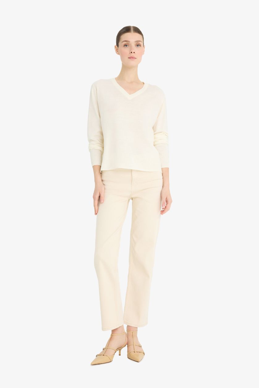 WOMAN Ecru Relax Fit Soft Texture V Neck Basic Knitted Pullover