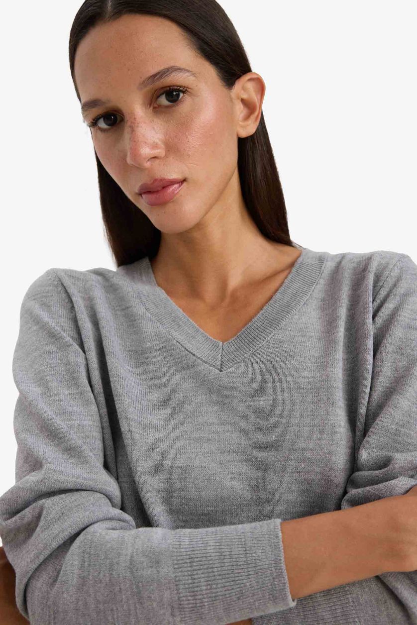 WOMAN Light Grey Relax Fit V-Neck Knitted Pullover